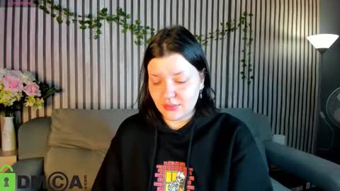 Polly online show from November 3, 1:17 am