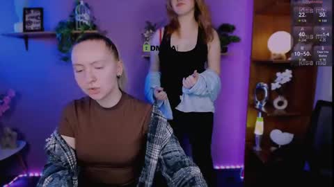 polly_cute1 online show from April 12, 6:45 pm