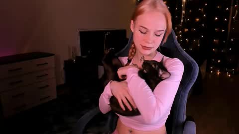 Megan.online  online show from December 20, 3:41 pm