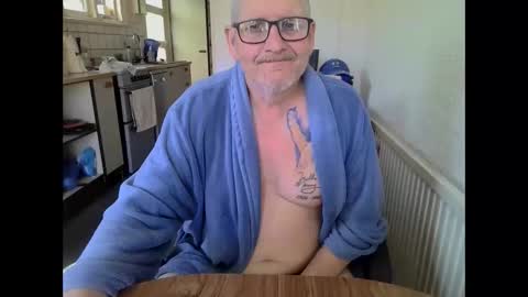 poshman65 online show from April 23, 9:39 am