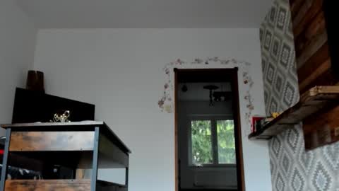 Snapshot of positivevibess chatting on October 3, 12:24 pm positivevibess online show from October 3, 12:24 pm