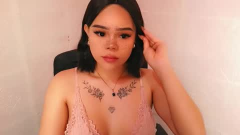 MAXXINE online show from November 25, 2:05 pm