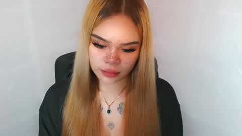 MAXXINE online show from December 5, 2:15 pm