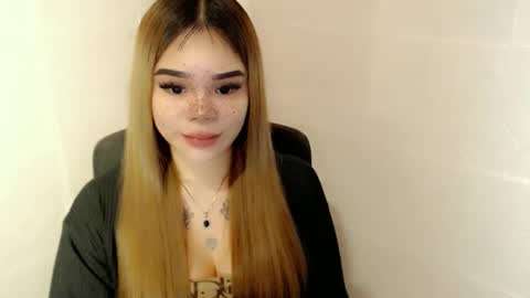 MAXXINE online show from April 25, 3:30 am