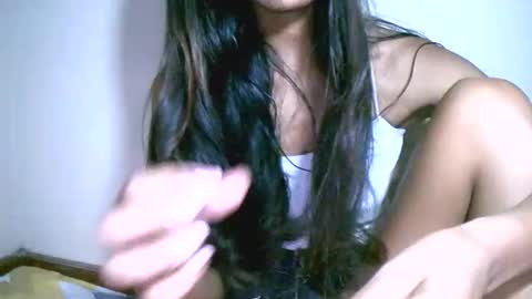 prettiethalia online show from March 5, 8:18 pm