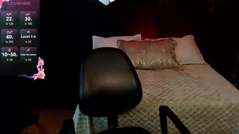 pretty_cristal22 online show from February 15, 8:51 pm