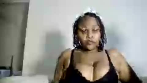 pretty_dee1 online show from July 24, 8:33 am