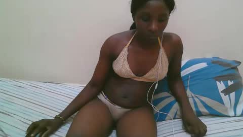 pretty online show from February 1, 7:22 pm