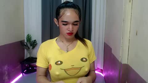 pretty_lady_kitty online show from April 22, 2:46 pm
