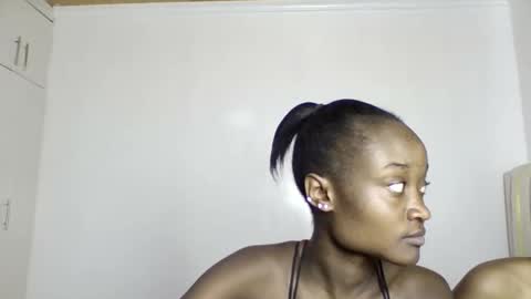 pretty luv1 online show from April 3, 7:54 pm