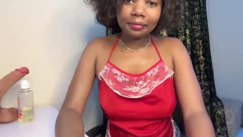 Pretty peaches online show from April 11, 10:58 pm