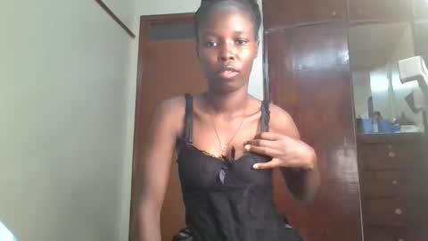 pretty_petite_ebony online show from January 13, 10:50 pm