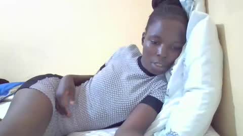 pretty_petite_ebony online show from February 10, 4:58 pm