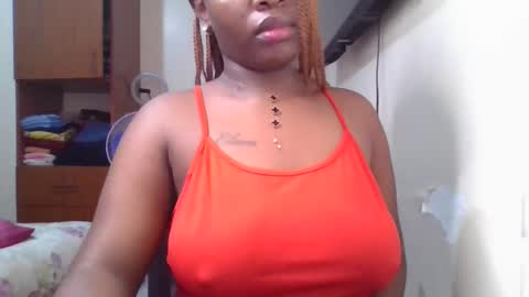 pretty_shila online show from April 18, 9:37 pm