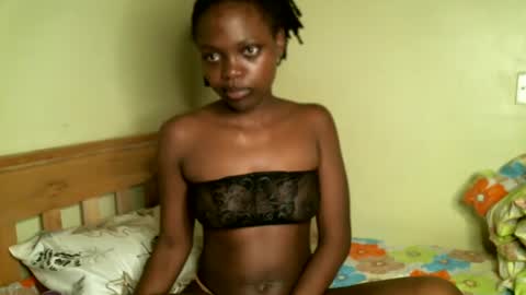 Snapshot of prettybabe02 chatting on January 15, 4:04 am SaraCattra online show from January 15, 4:04 am