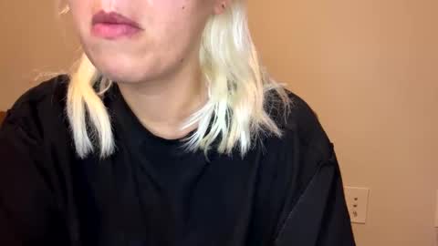 Snapshot of prettybabypetite chatting on September 29, 2:43 am Missy  Jack online show from September 29, 2:43 am