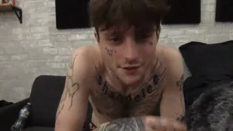 pretty boy online show from December 28, 7:44 am