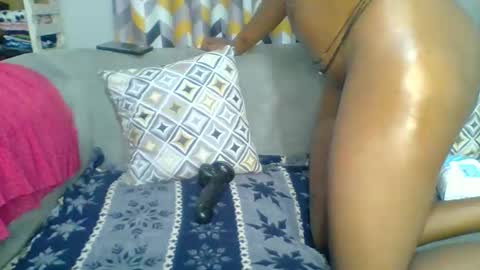 Snapshot of prettyela chatting on October 30, 1:17 am PrettyEla online show from October 30, 1:17 am