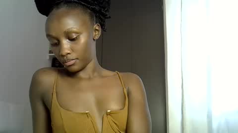 Pretty darkskin doll online show from April 24, 10:17 am