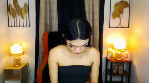 prettyhothugecock online show from December 13, 1:01 pm