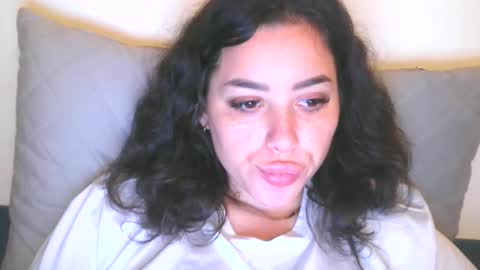 prettyjulliette online show from January 6, 6:12 pm