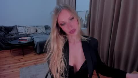Eva online show from May 17, 11:25 pm