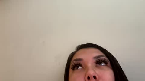 prettylatinamomma01 online show from February 4, 6:56 pm