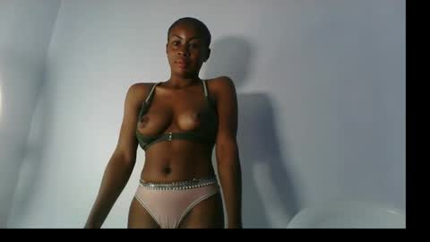 evelyn online show from October 11, 7:57 am