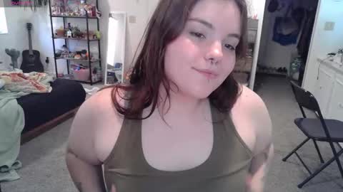 Snapshot of prettypearl123 chatting on October 25, 9:04 pm pretttypearl online show from October 25, 9:04 pm