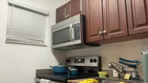 Snapshot of prettyyykittyyy22 chatting on October 1, 12:32 am prettyyykittyyy22 online show from October 1, 12:32 am