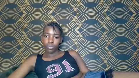 prettyzuzu online show from November 10, 8:17 am