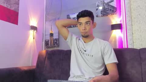 prince_arthur77 online show from October 3, 1:52 pm