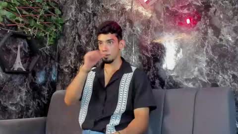 prince_arthur77 online show from June 5, 1:38 pm