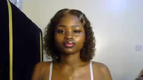 Snapshot of princess_bee1 chatting on October 20, 7:41 pm princess online show from October 20, 7:41 pm