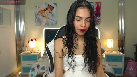 princess_skinny18 online show from April 17, 12:35 am