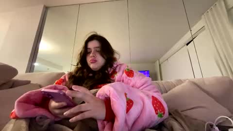 princessviccxo online show from March 12, 3:43 am