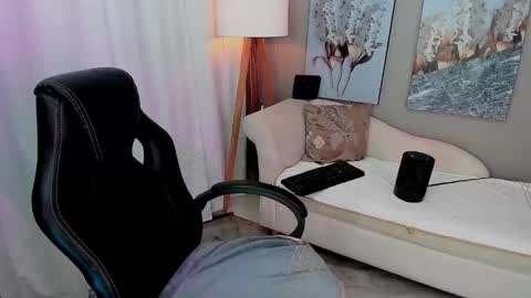 Priya Rose online show from February 25, 9:51 pm