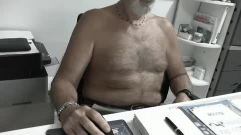 mature hairy guy online show from August 6, 4:05 pm
