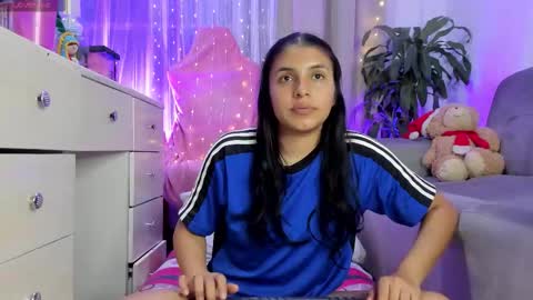    INDEPENDENT MODEL online show from October 28, 4:02 am