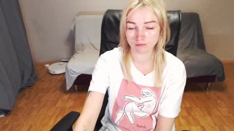 Polly online show from December 15, 3:53 pm