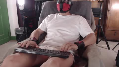 Pup Jake wants to play online show from June 8, 3:02 pm