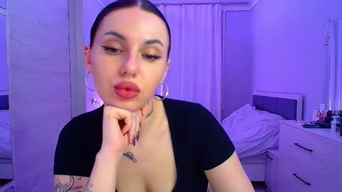 Julia online show from February 21, 3:59 pm