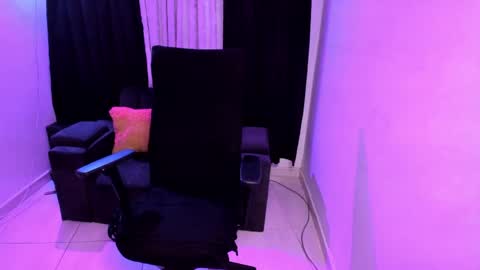 MEGANNNN online show from April 21, 2:48 am