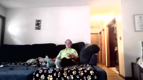 Mark online show from October 28, 4:52 pm