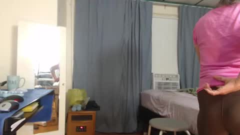 putiputi4u online show from May 13, 4:22 am