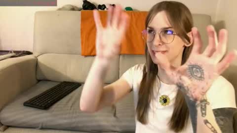 Lilly online show from March 10, 4:22 pm