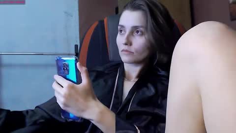 Lola online show from March 3, 4:05 pm