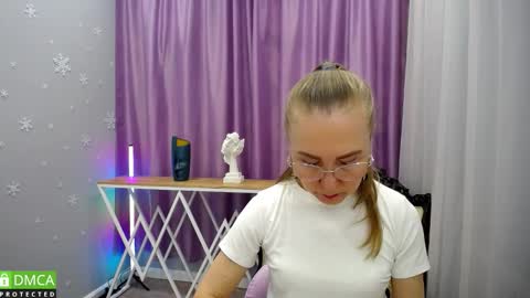 Snapshot of queen_a_n_i chatting on September 19, 1:48 pm A N I  Ill be here on December 1st online show from September 19, 1:48 pm