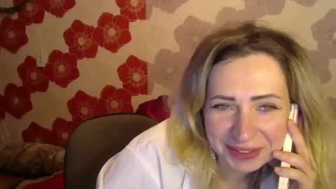 Snapshot of queen_daenerys chatting on February 24, 3:09 pm Queen Daenerys online show from February 24, 3:09 pm