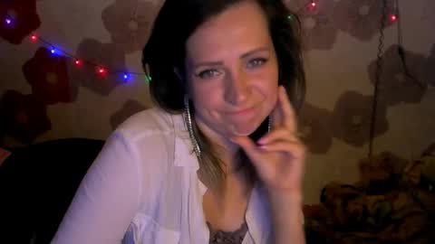 Snapshot of queen_daenerys chatting on October 9, 8:03 pm Queen Daenerys online show from October 9, 8:03 pm